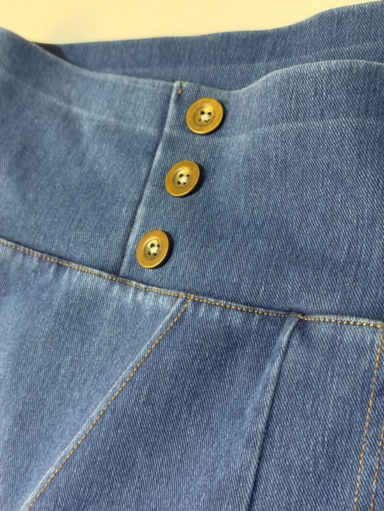 HalaraMagic Highwaisted Top Stitching
Washed Stretchy Flare Jeans SZ L - Picture 8 of 13